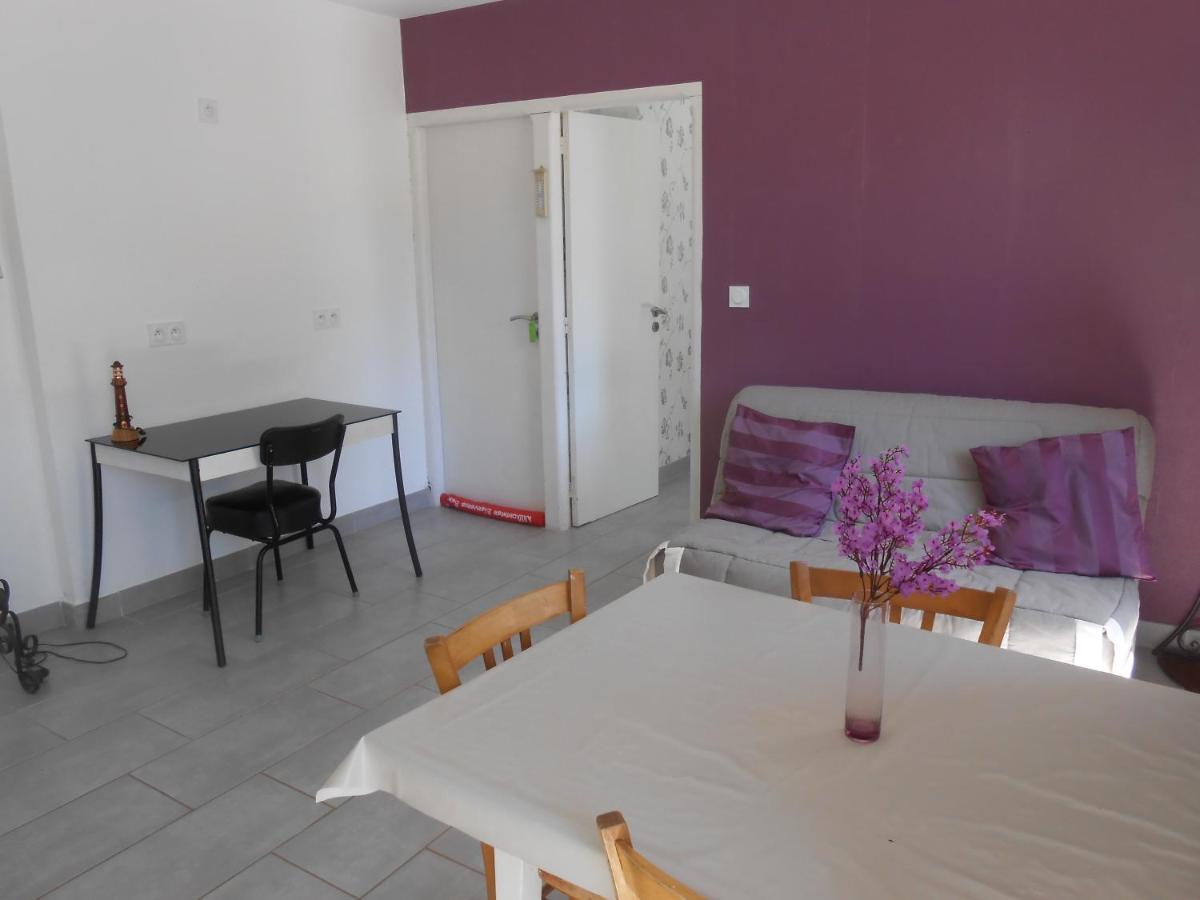 Maison Spacieuse Et Agreable Saint-Georges-de-Luzençon Eksteriør billede